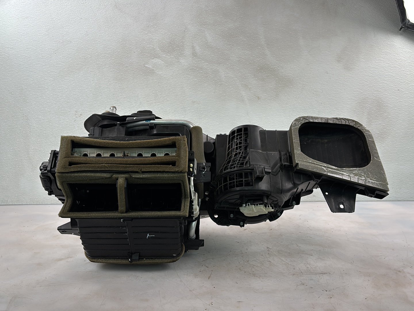 13-19 Ford Explorer 3.5L Front HVAC Climate Heater Blower Housing Box OEM