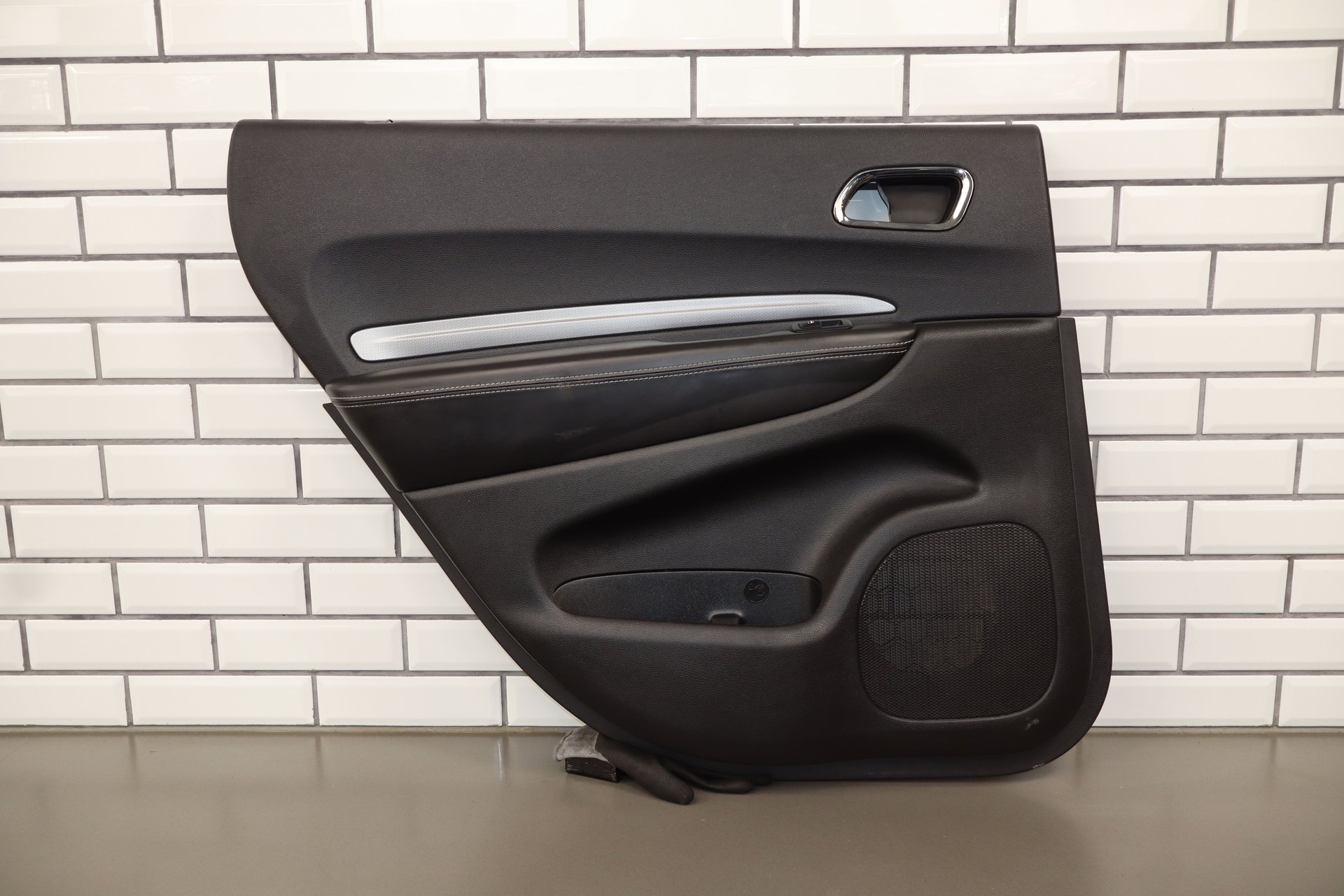 16-18 Dodge Durango SRT-8 Left Rear Interior Door Trim Panel