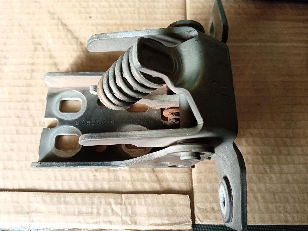 Right Rear Door Bottom Hinge