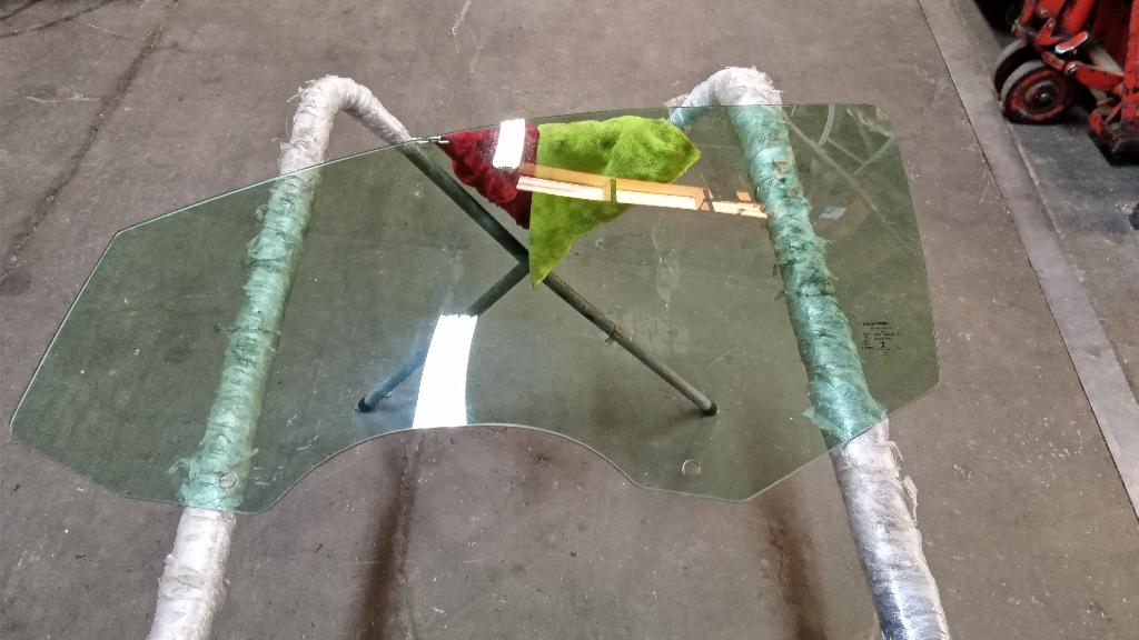 Left Front Door Glass