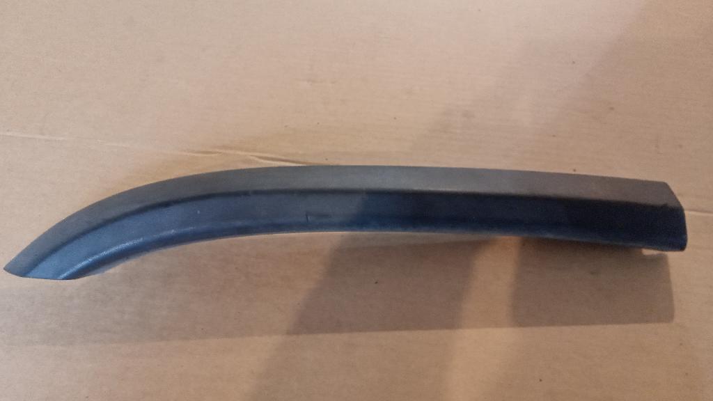 RR Middle Wheel Arch Moulding