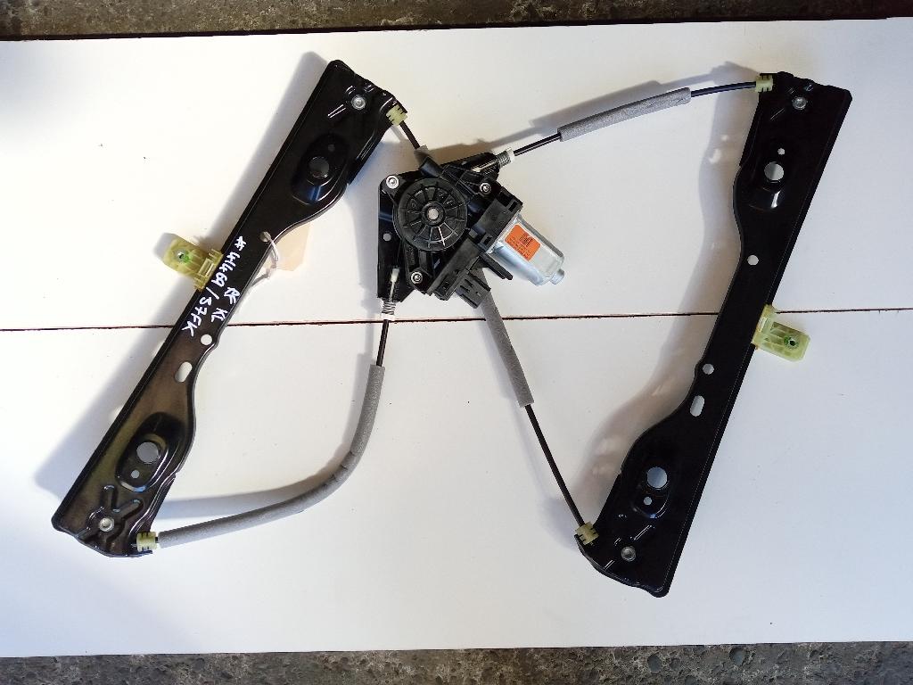 Right Front Door Elec Regulator