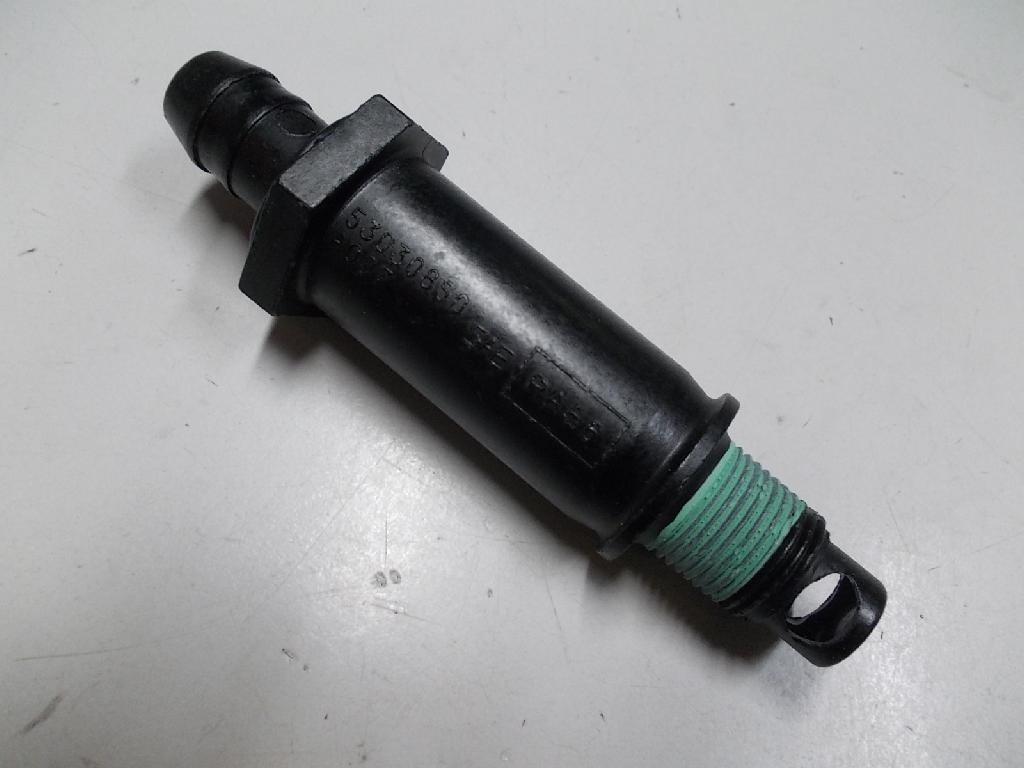 Crankcase Breather-screw in