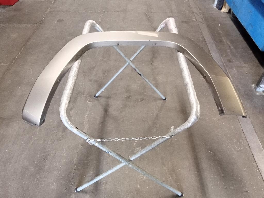 Left Front Guard Flare