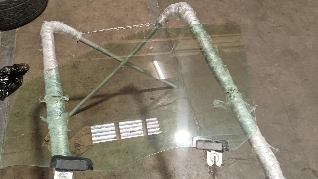 Left Front Door Glass