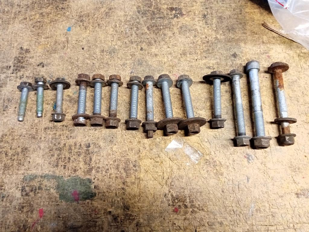 LR Suspension/Sub Frame Bolts Set