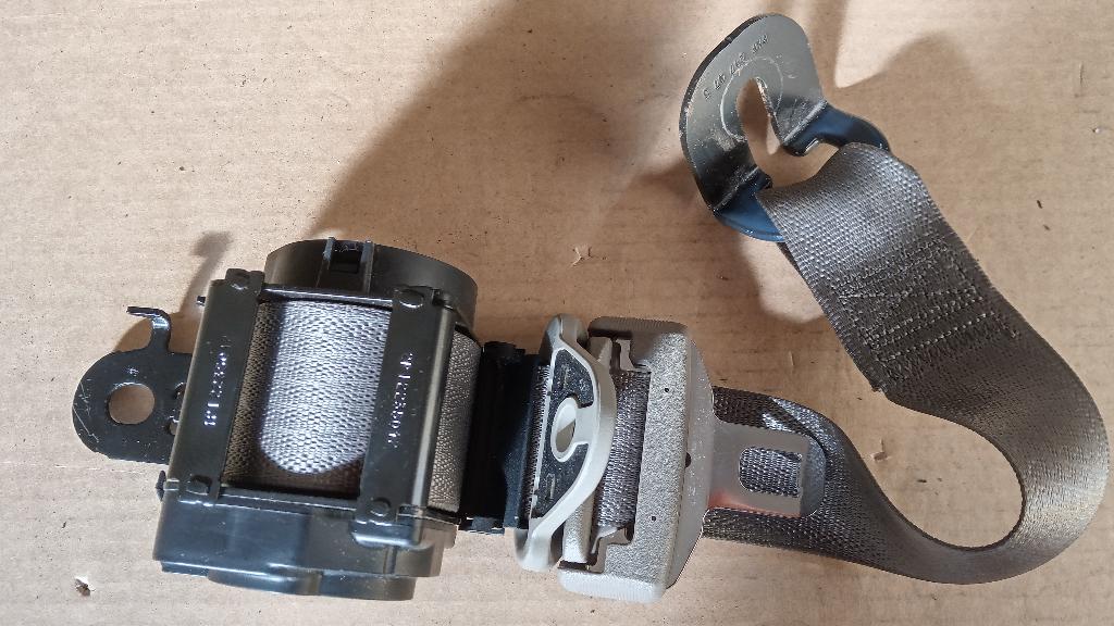 Left Rear Seat Belt