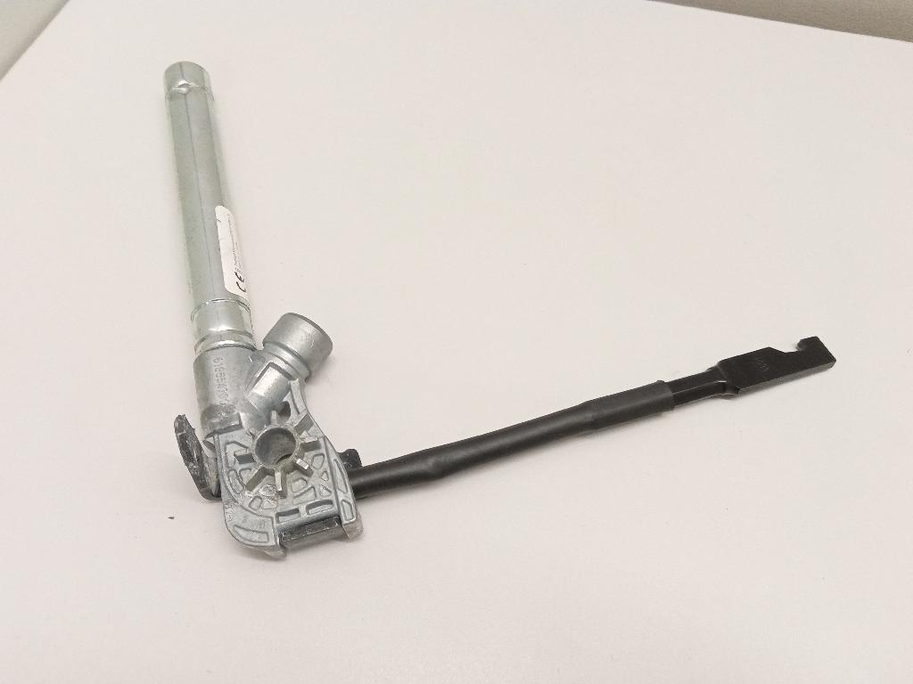 Right Front Seat Belt Pretensioner