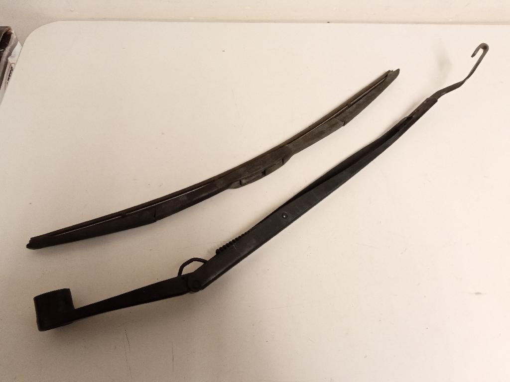 Left Front Wiper Arm