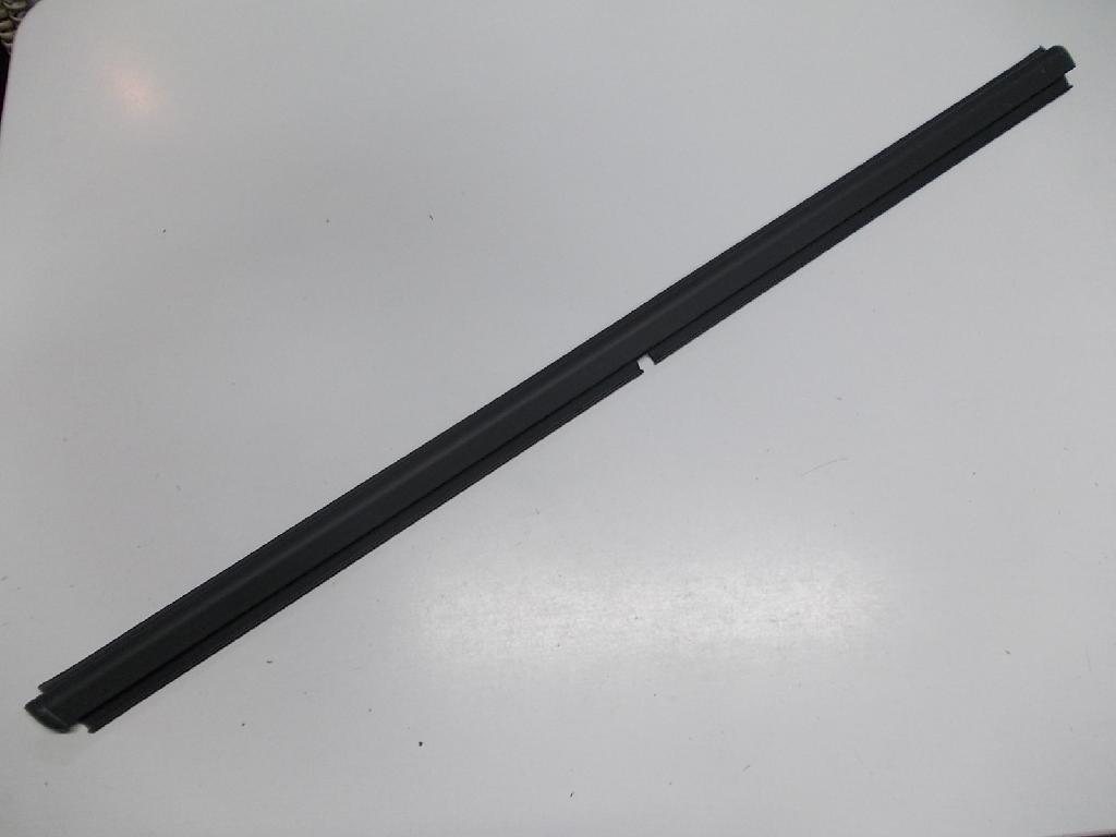 Right Front Door Weather Strip Mould