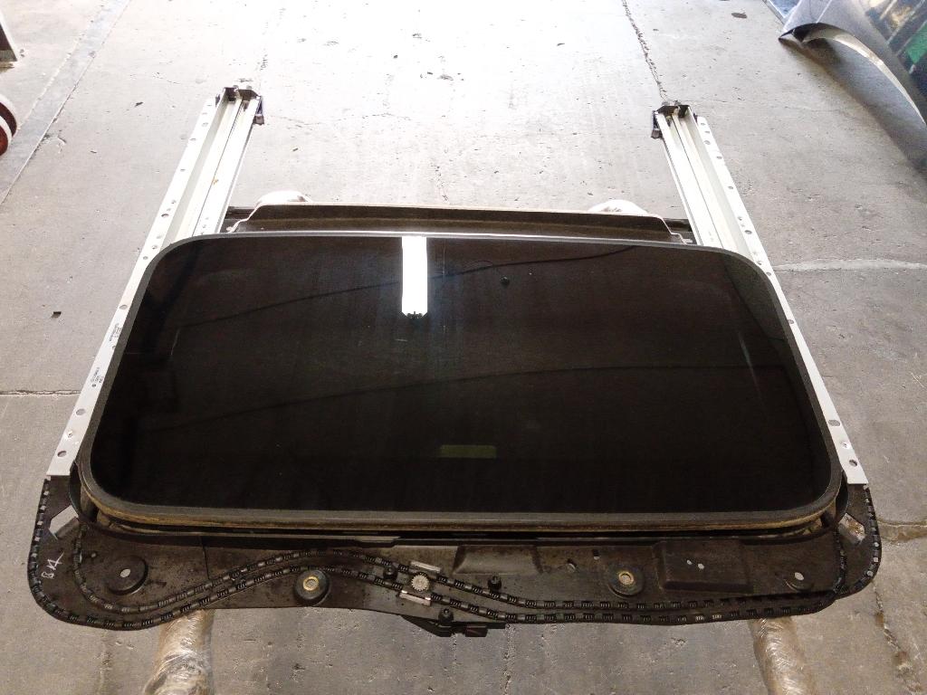 Sunroof Assembly