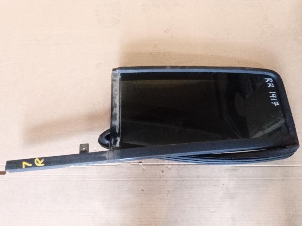 Right Rear Quarter Door Glass