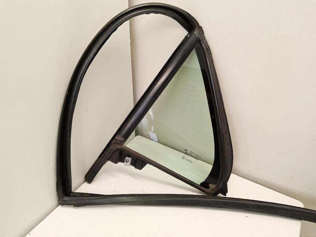 Left Rear Quarter Door Glass