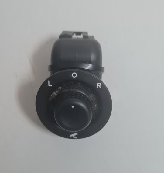 Mirror Adjuster Switch