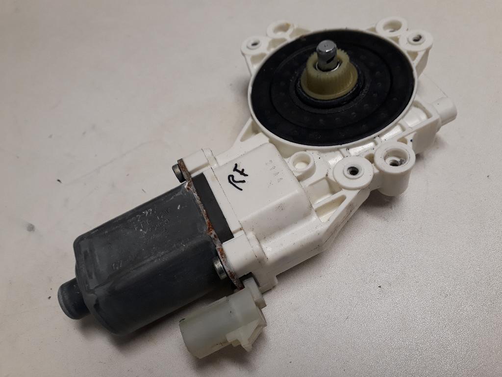Right Front Door Regulator Motor