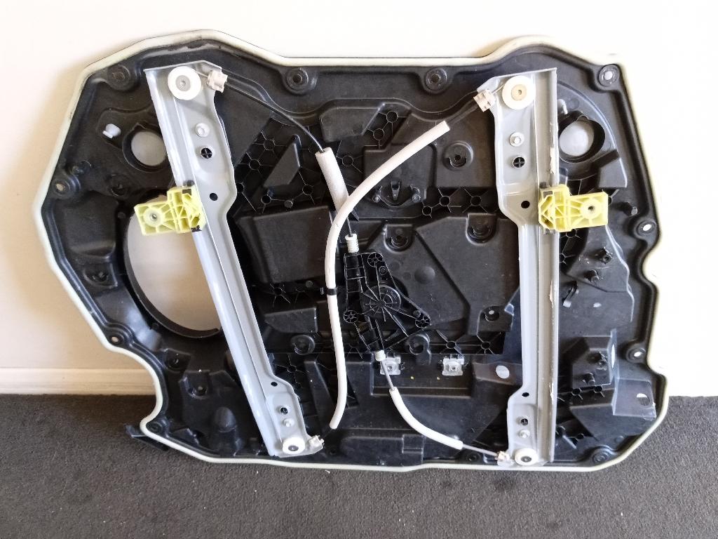 Right Front Door Elec Regulator