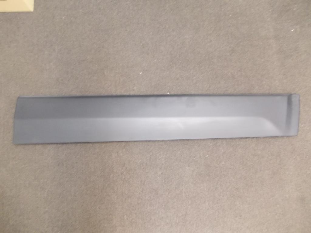 Right Front Door Moulding