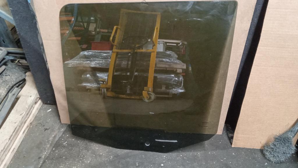 Left Rear Door Glass