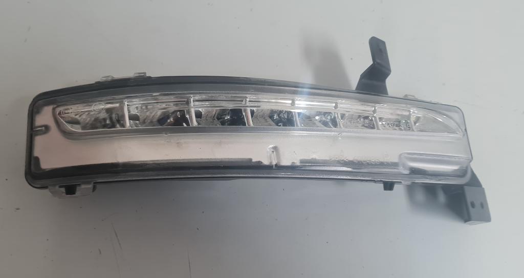 Right Daytime Driver Light