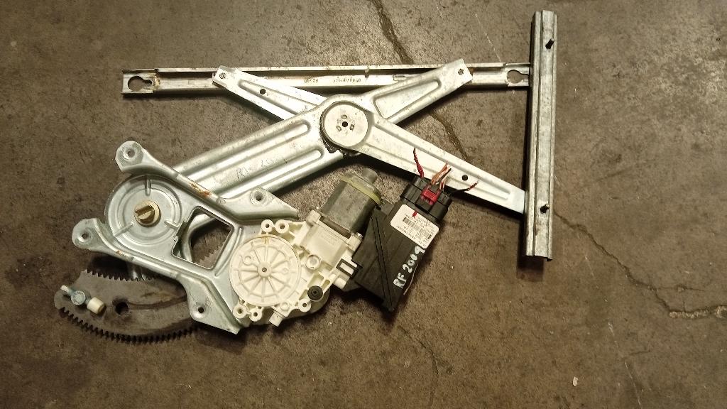 Right Front Door Elec Regulator