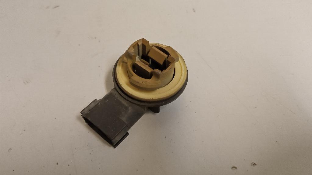 Front Bumper Light Bump Holder 2002-2004 (3 Pin)