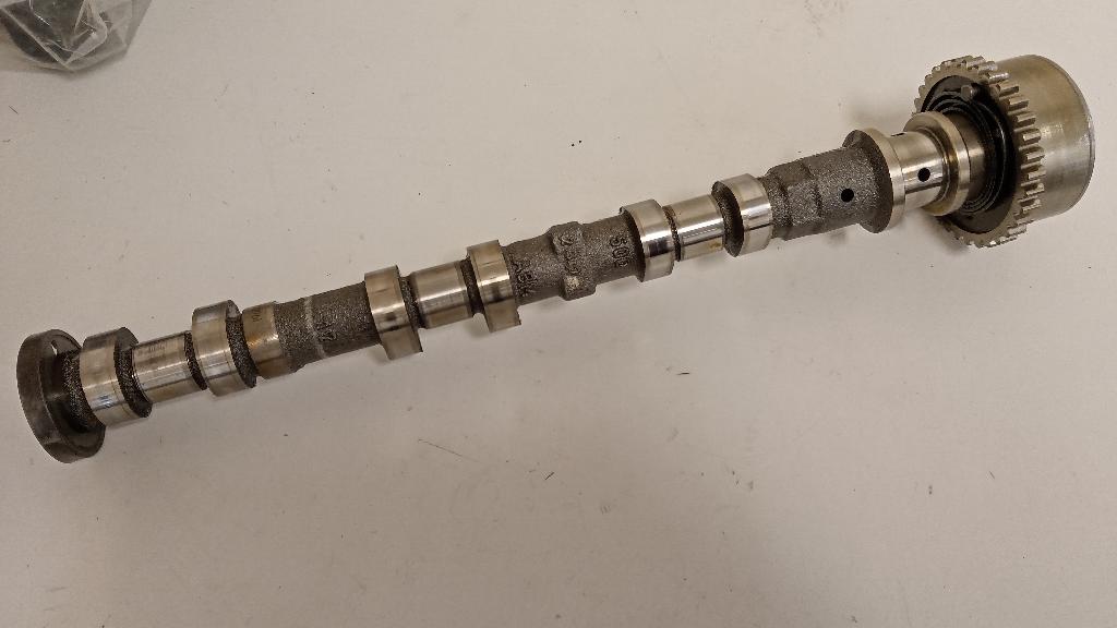 Left Exhaust Camshaft