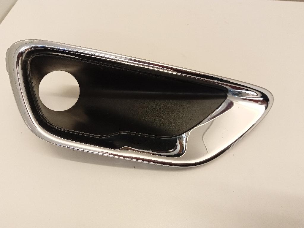 Right Spotlight Bezel