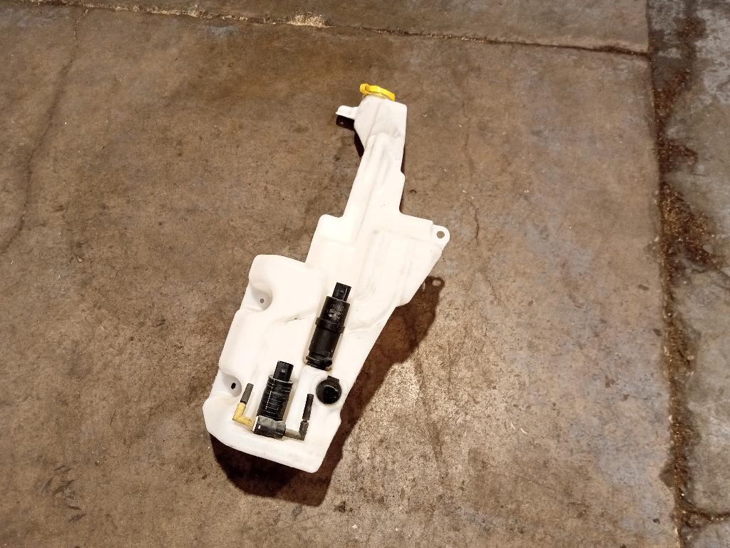 Screen Washer Assembly - With Headlight Washers