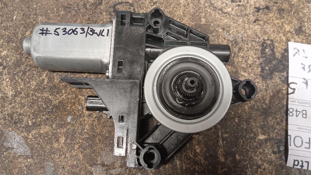 Right Rear Door Regulator Motor