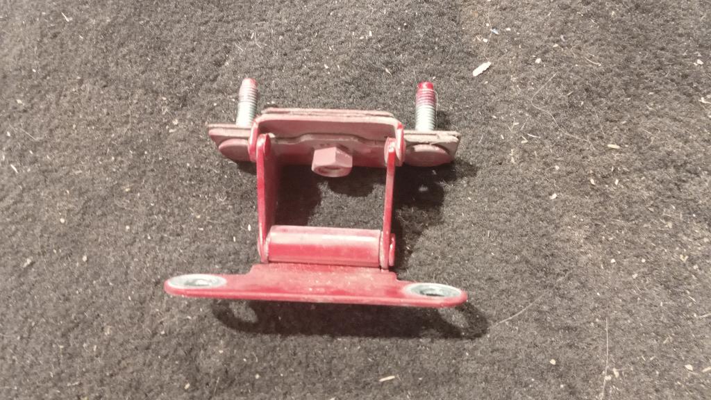 Left Tailgate Hinge