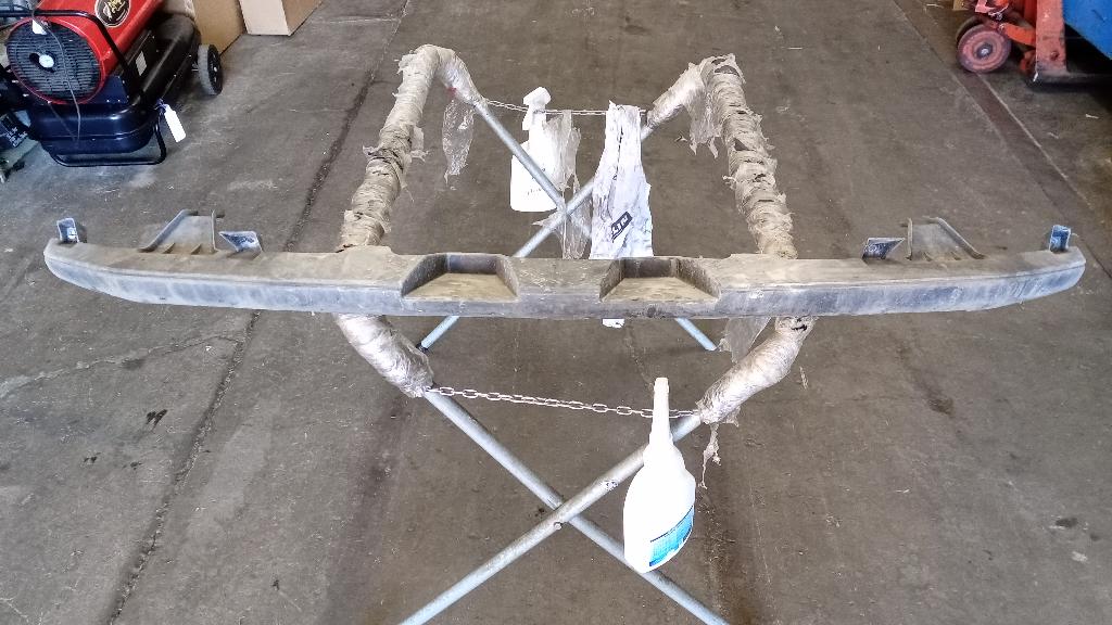 Front Fascia Deflector Leg