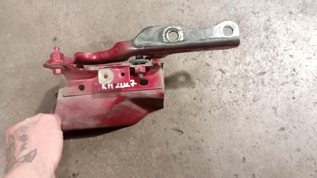 Right Bonnet Hinge
