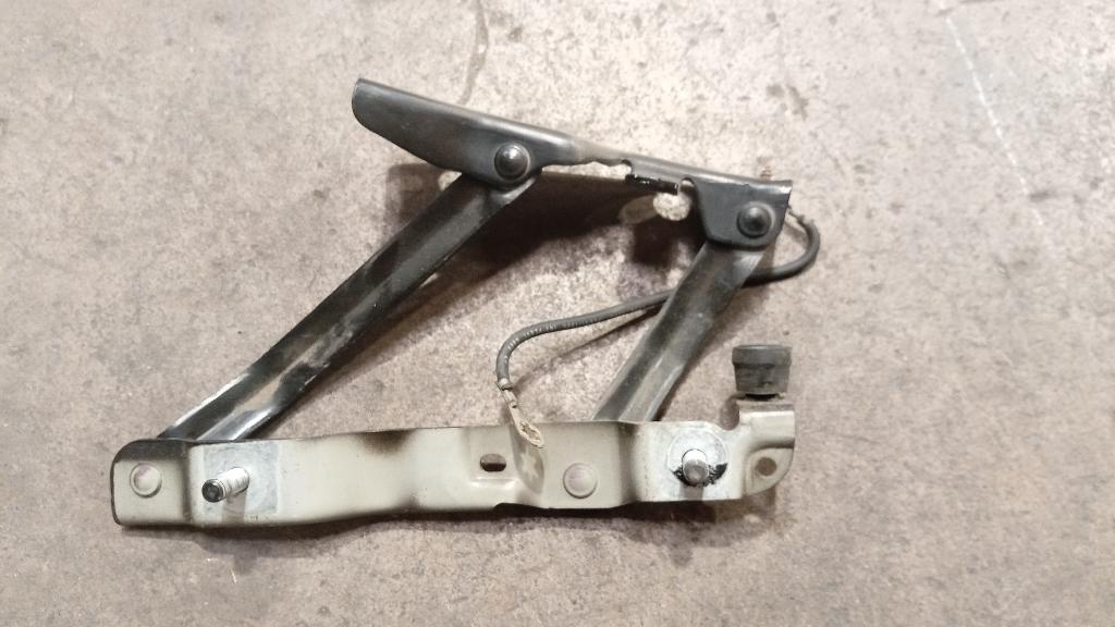 Right Bonnet Hinge