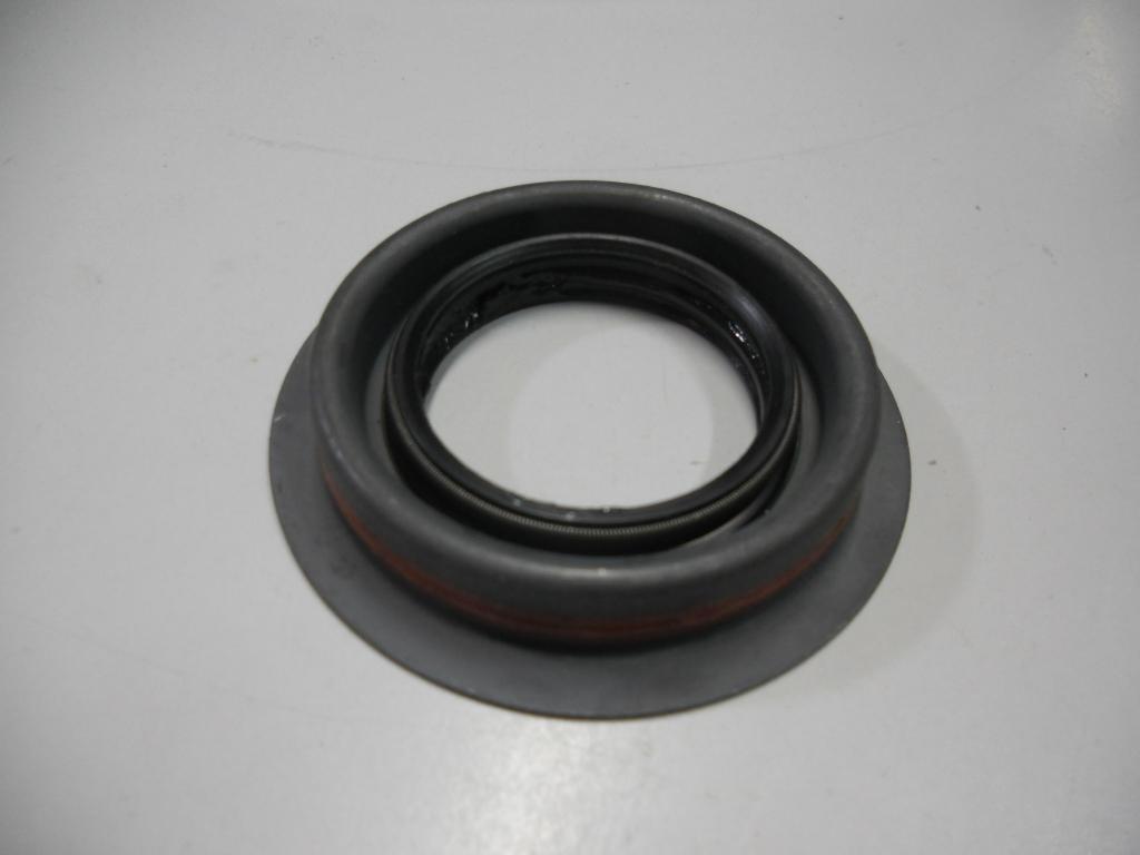 Diff pinion seal-rear 7.25 "/ 8.25 "