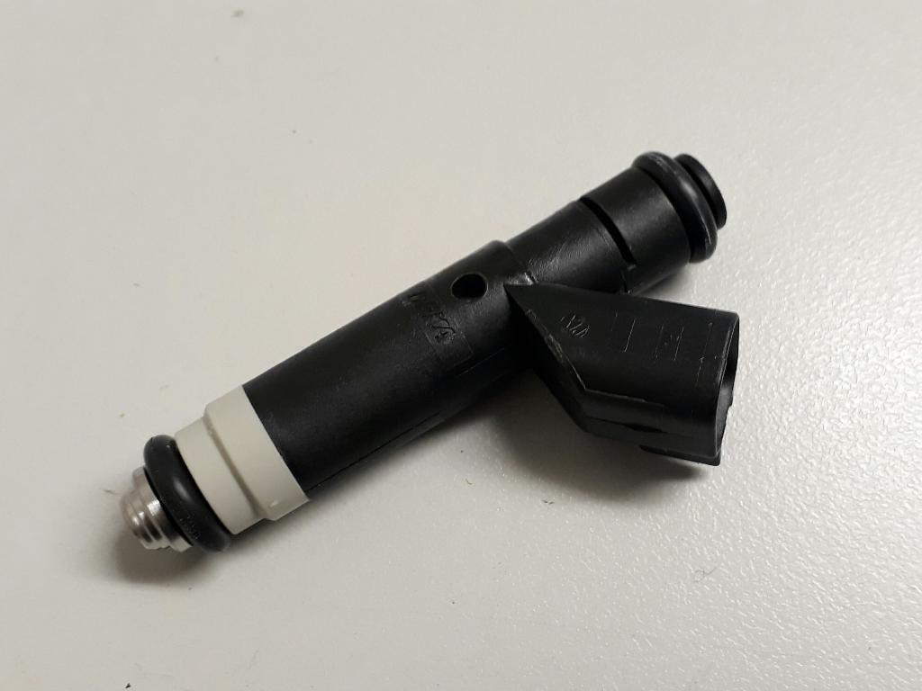 Fuel Injector 4.7 V8 1999-2000