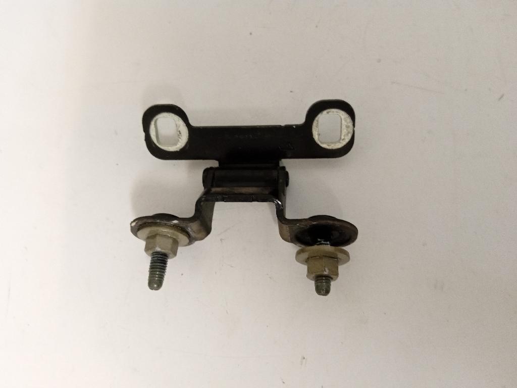 Left Tailgate Hinge