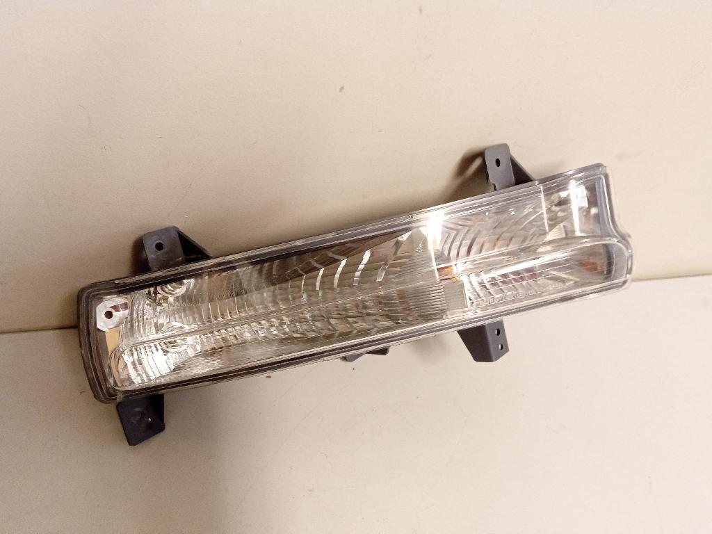 Right Front Bumper Light