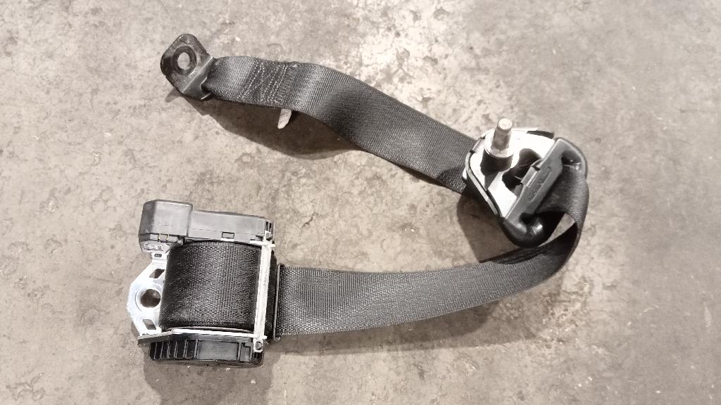 Left Rear Seat Belt