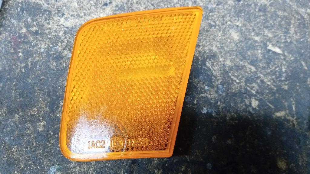 Left Front Bumper Reflector