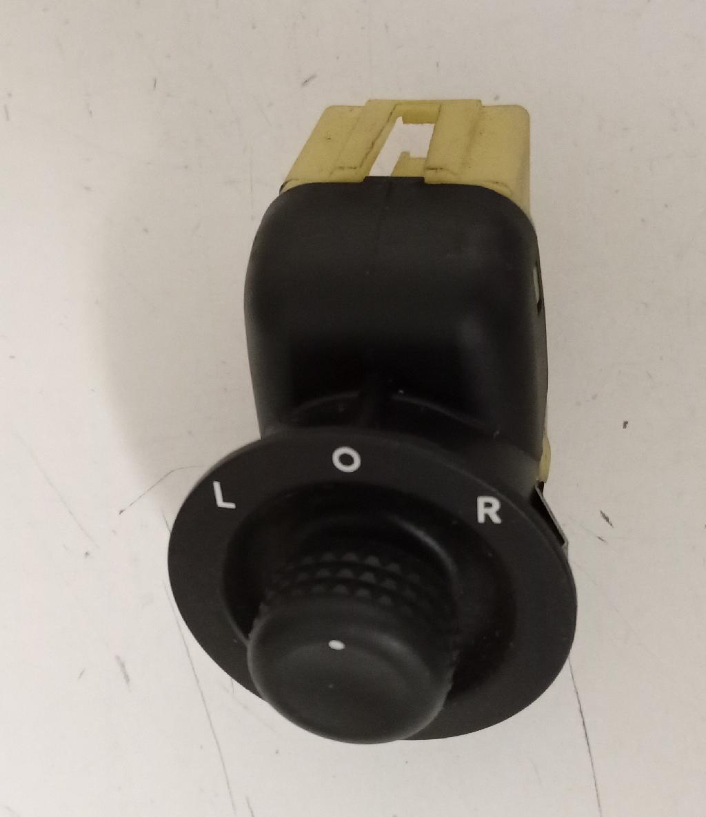 Mirror Adjuster Switch