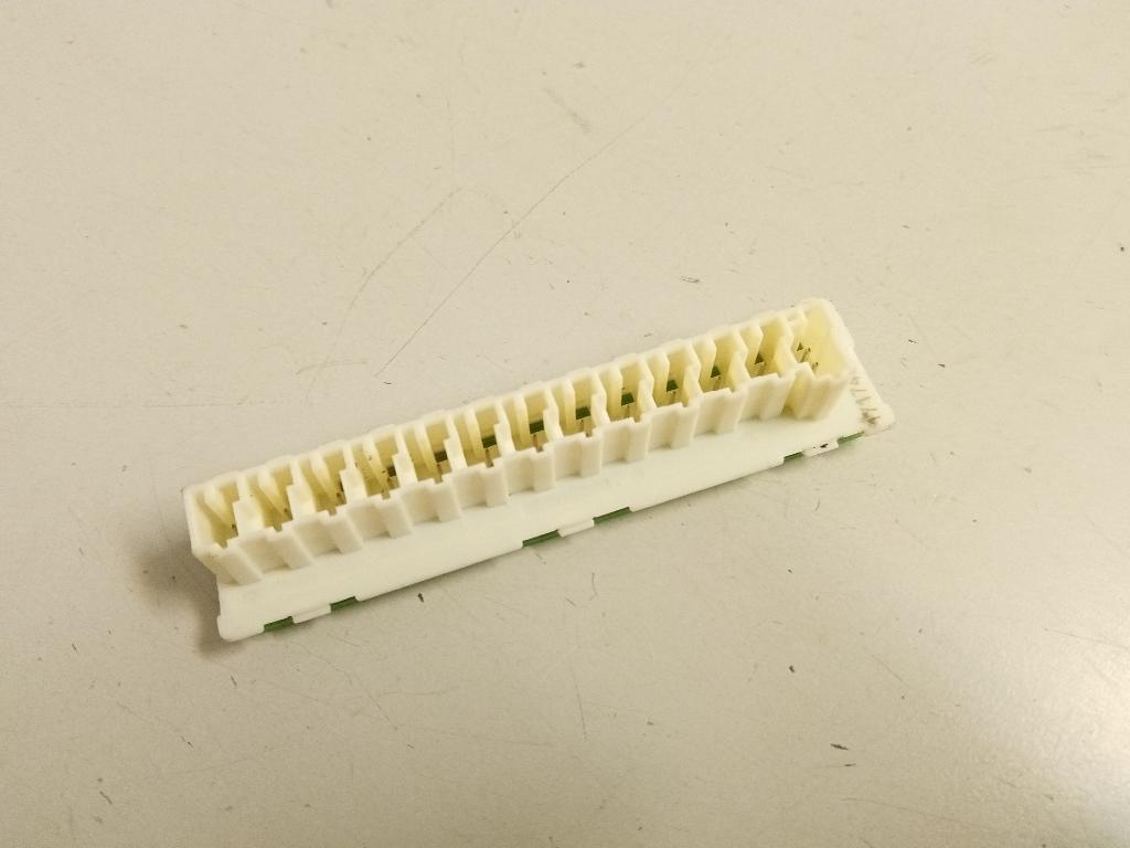 Star Connector Can Buss (White)