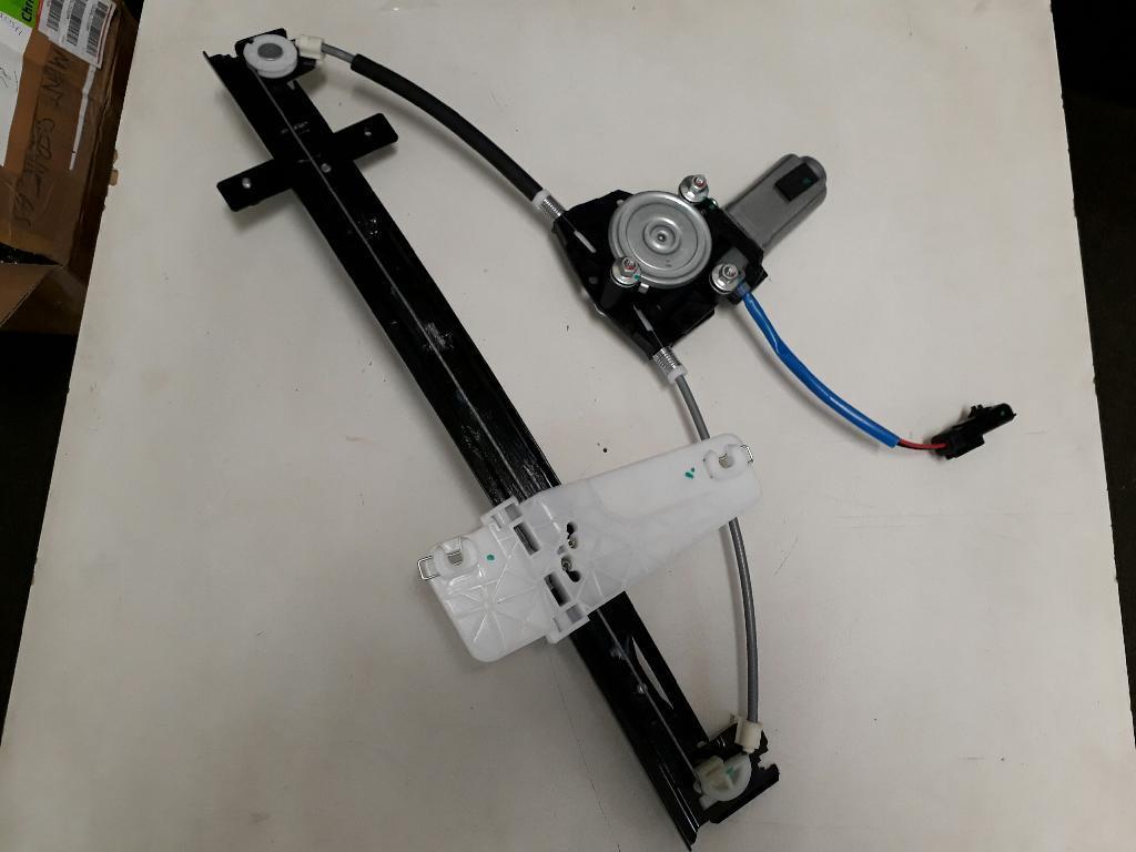 Right Front Door Elec Regulator