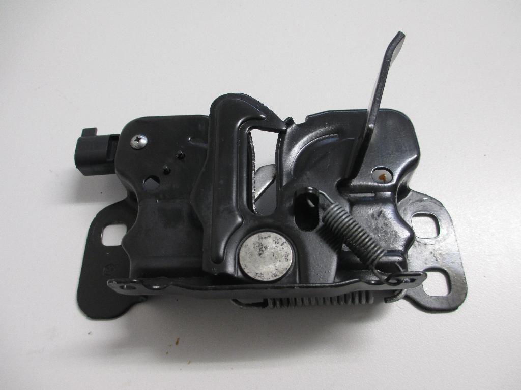 Bonnet Latch
