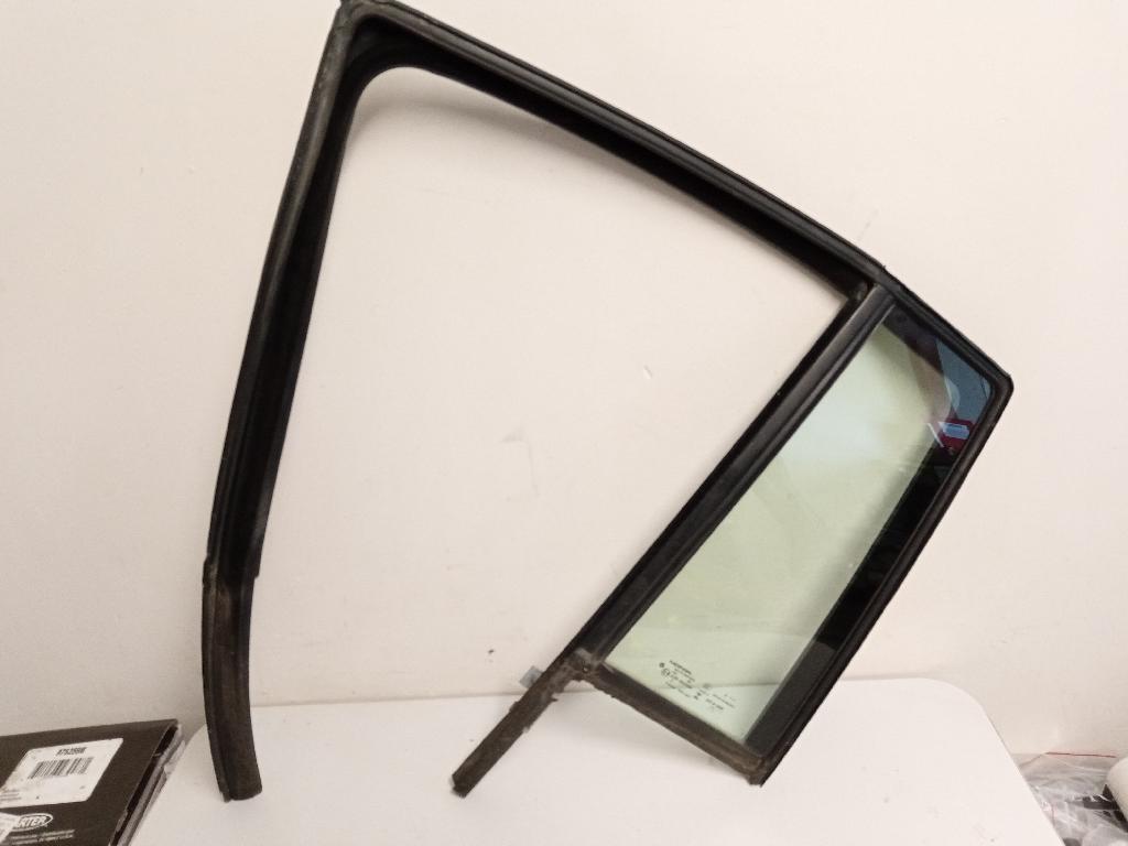 Left Rear Quarter Door Glass