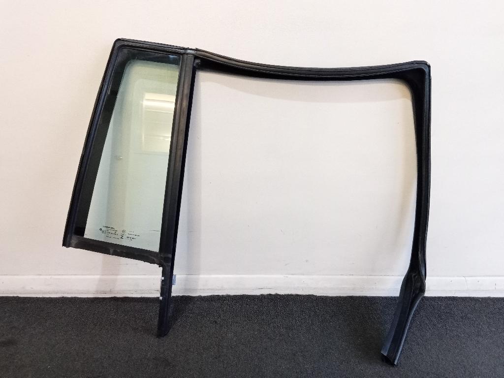 Right Rear Quarter Door Glass