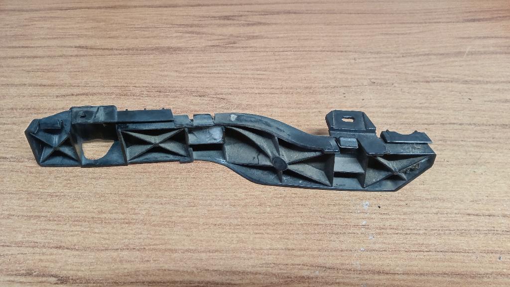 Front Bumper/Guard Bracket LF