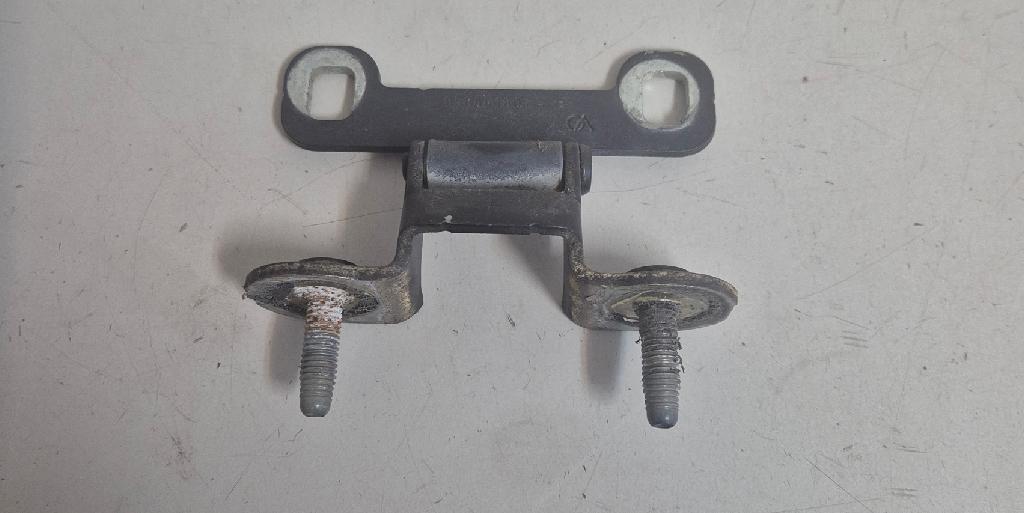 Left Tailgate Hinge