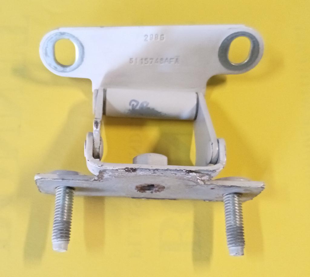 Right Tailgate Hinge