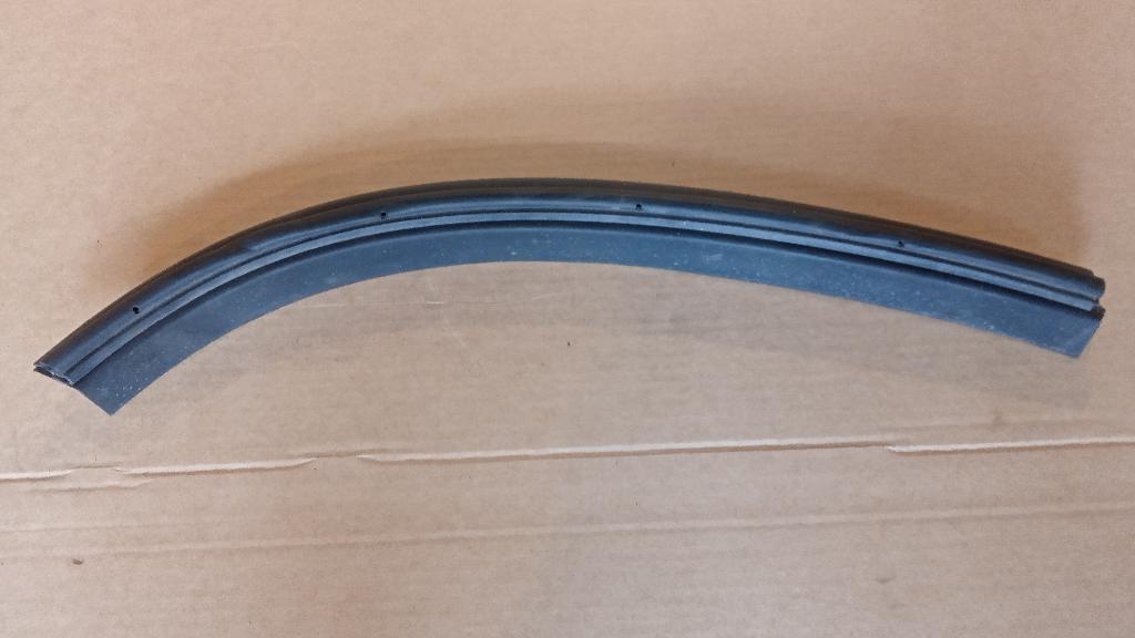 Right Rear Guard Moulding