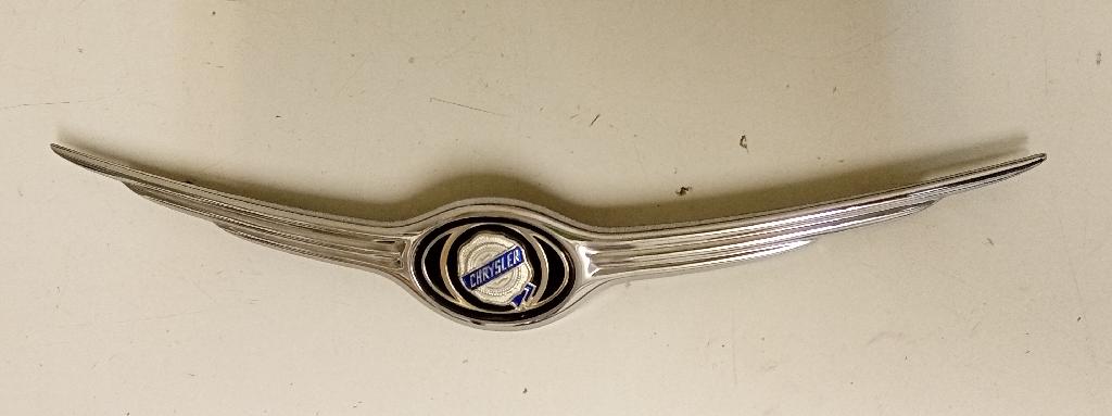Bonnet Logo Badge